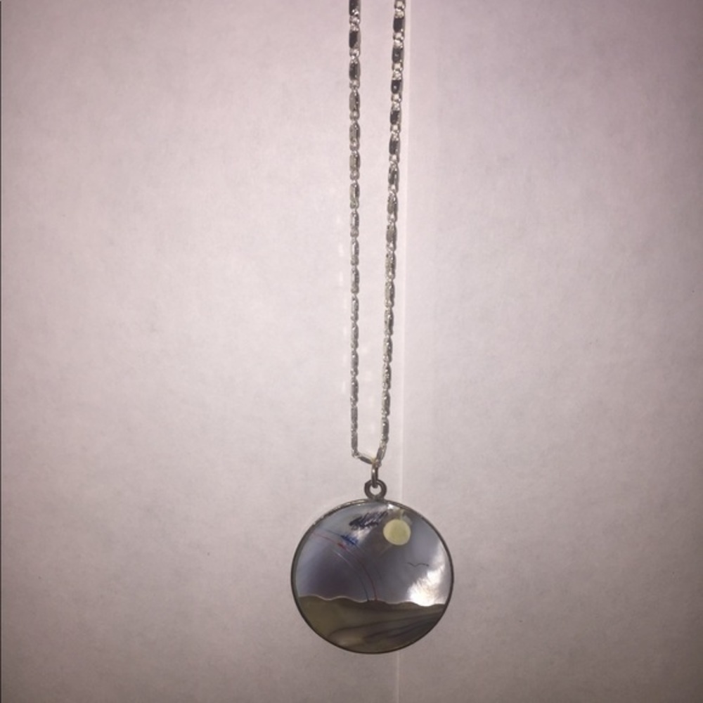 Shell & silver necklace - Picture 3 of 3